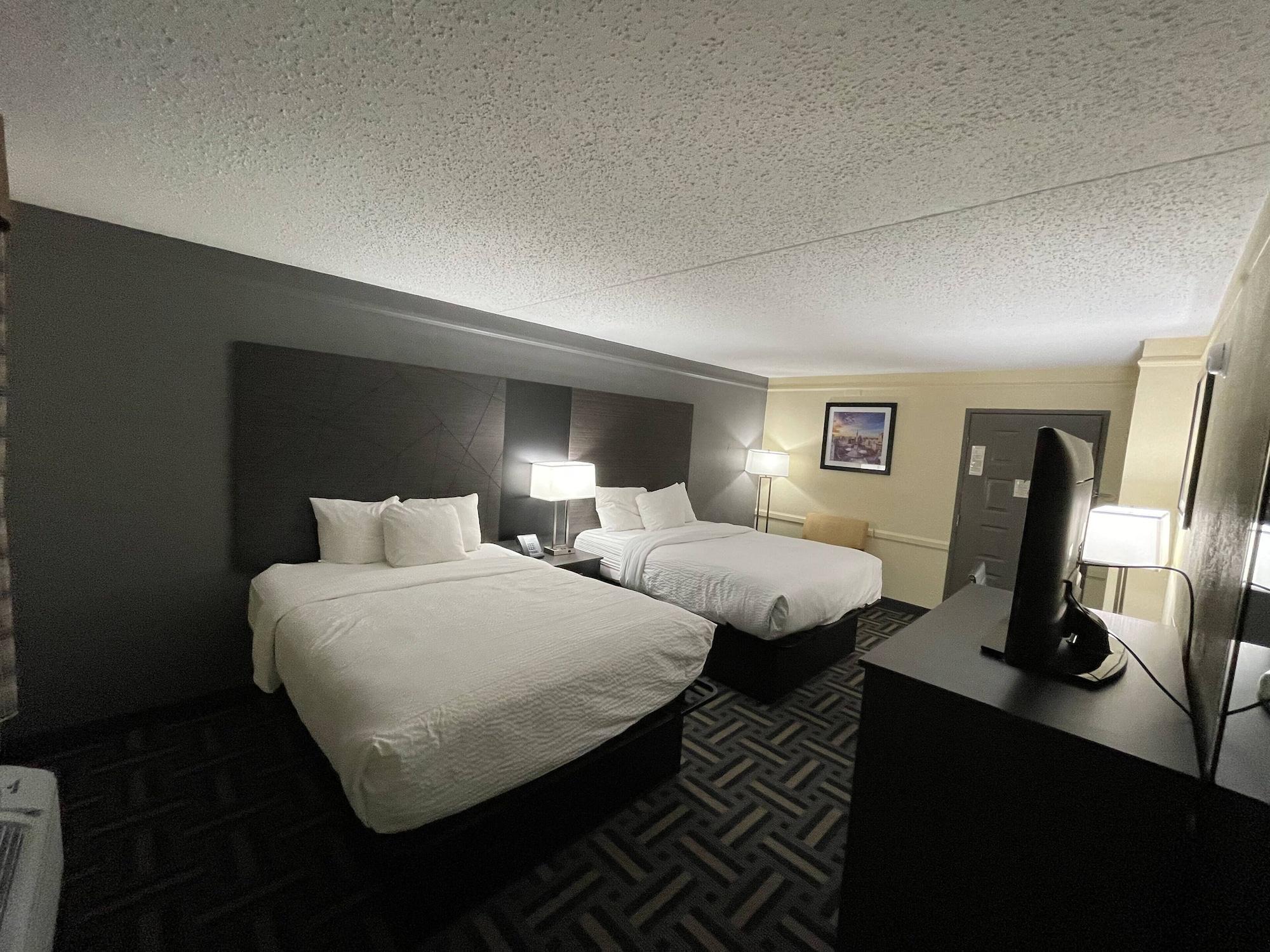 La Quinta By Wyndham Airport Lynhurst Hotel