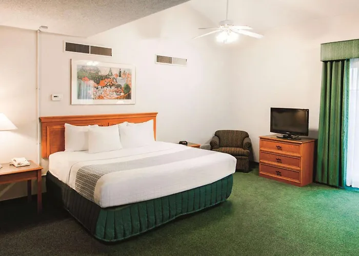 La Quinta Inn By Wyndham Indianapolis Airport Lynhurst